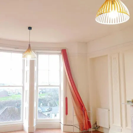 Full Nature Views Dancinglivingroom French Flat Apartment Whitby