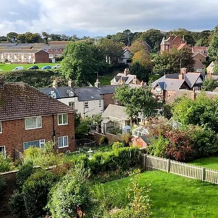 Full Nature Views Dancinglivingroom French Flat * Whitby