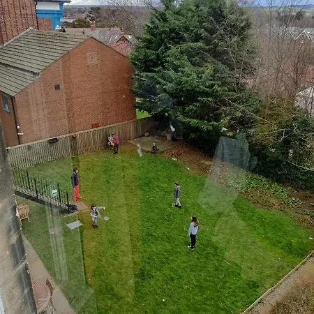 Full Nature Views Dancinglivingroom French Flat Apartment Whitby